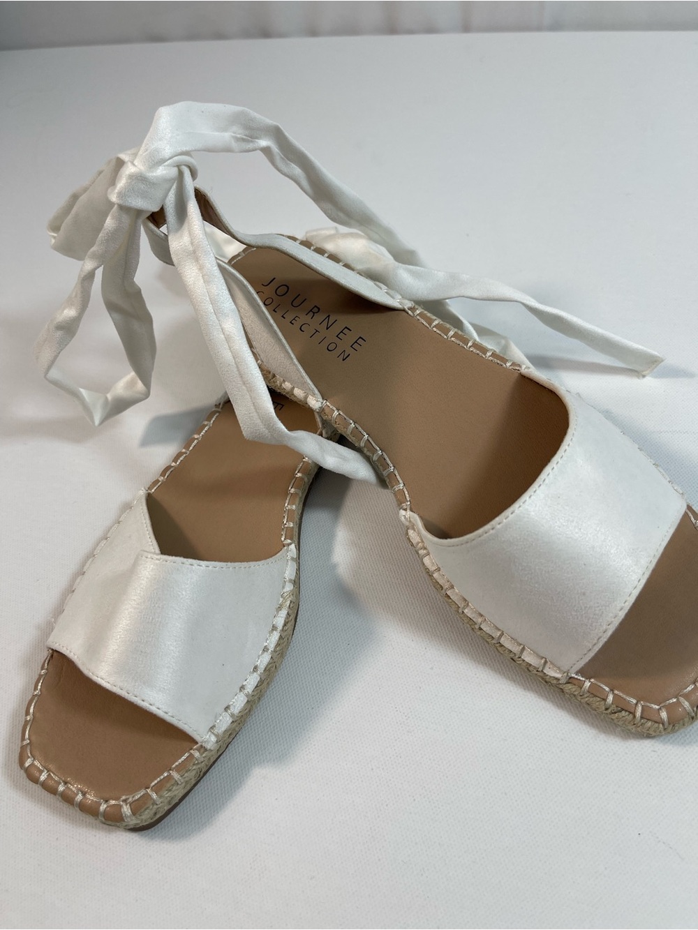 JOURNEE COLLECTION Emelie Espadrille Sandals White Satin  Size 8 New SKU #0170